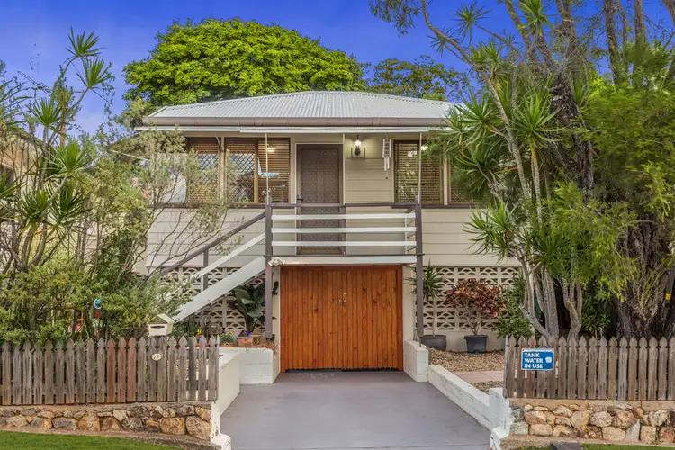 77 Hutton Avenue, Wynnum QLD 4178