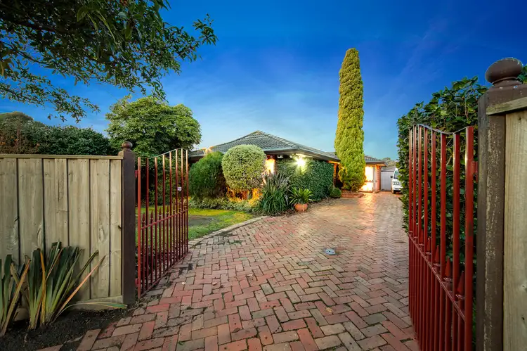 4 Taylor Street, Cranbourne VIC 3977