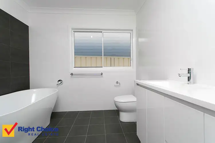 Fifth view of Homely villa listing, 2/39 Addison Avenue, Lake Illawarra NSW 2528