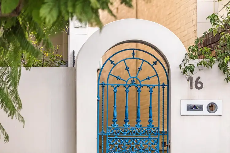 16 Pearson Street, Balmain East NSW 2041