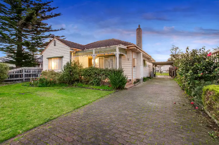 7 Derby Parade, Bonbeach VIC 3196