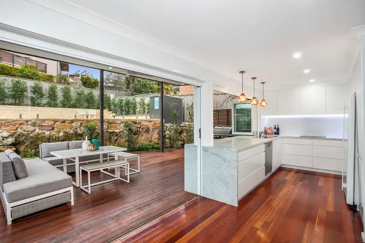 60 Griffin Parade, Illawong NSW 2234