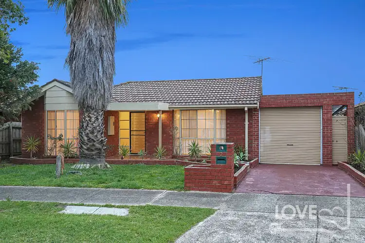 2 Manuka Court, Mill Park VIC 3082