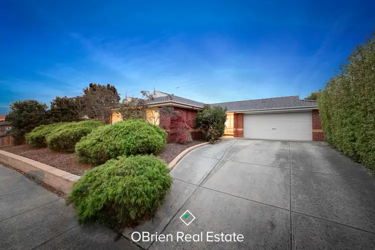 92 Amberly Park Drive, Narre Warren South VIC 3805