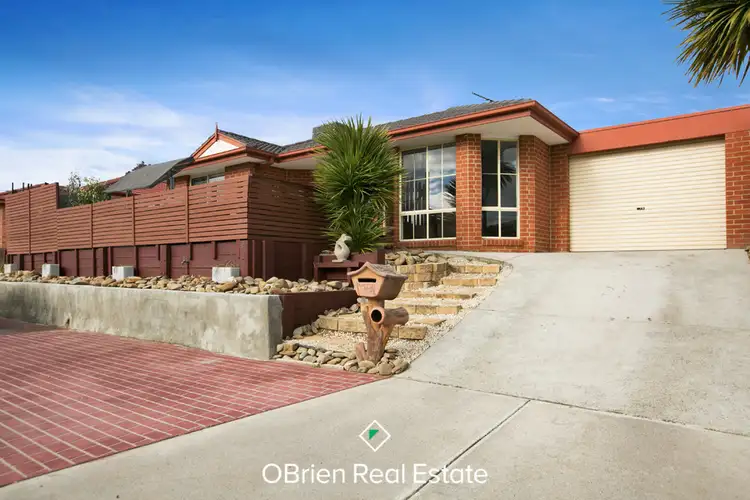 6 Lucy Place, Carrum Downs VIC 3201