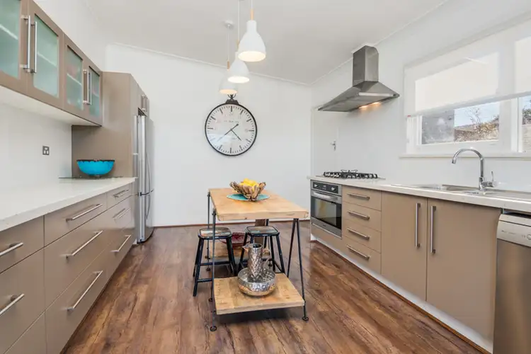 11 Poulter Avenue, Engadine NSW 2233