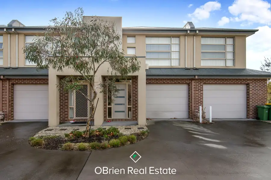 Main view of Homely townhouse listing, 2/16 Honeysuckle Close, Pakenham VIC 3810