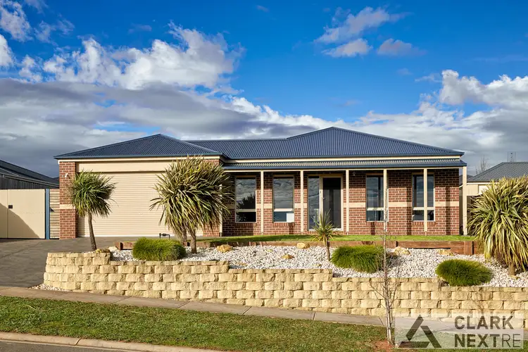 15 Mayfair Drive, Drouin VIC 3818