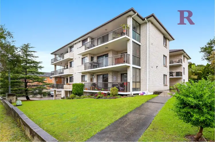 Main view of Homely unit listing, 10/4 Ocean Street, Cronulla NSW 2230