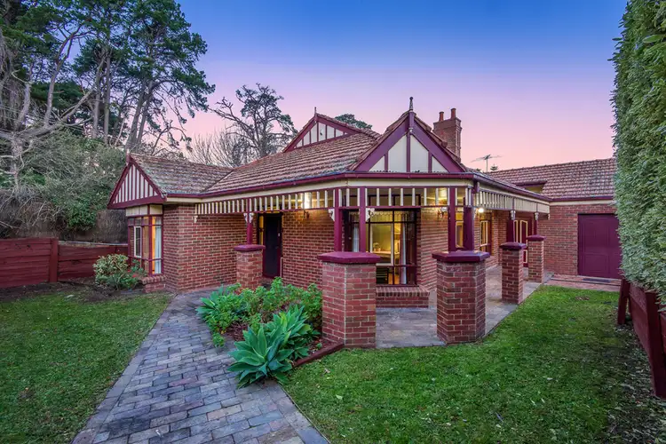 1 Clover Close, Berwick VIC 3806