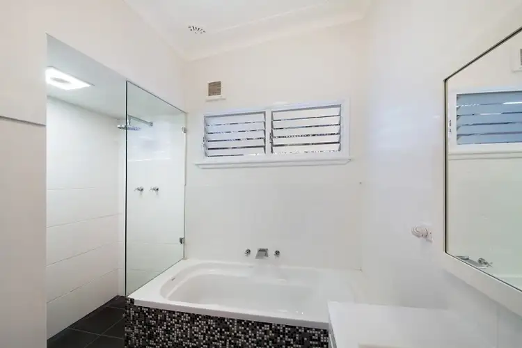 Fourth view of Homely house listing, 10 Cristina Avenue, Niagara Park NSW 2250