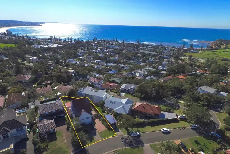 Third view of Homely house listing, 4 Norfolk Avenue, Collaroy NSW 2097