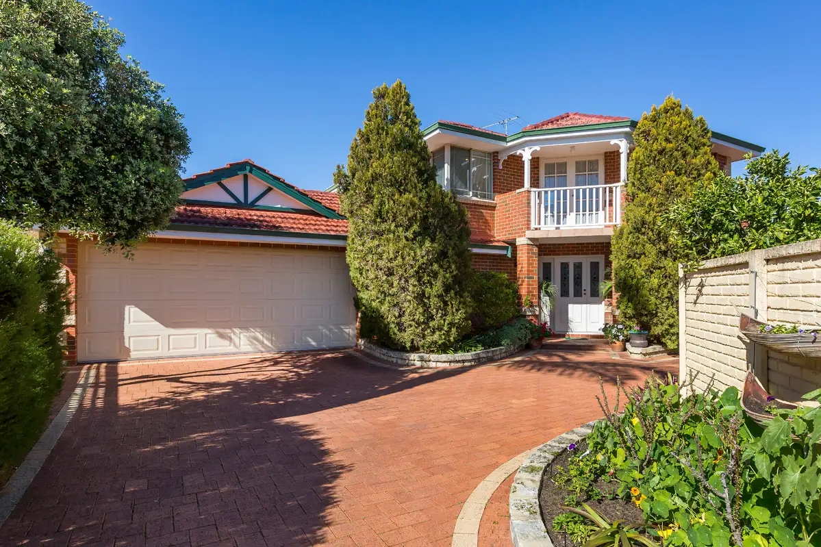 Main view of Homely house listing, 100 Welwyn Avenue, Salter Point WA 6152