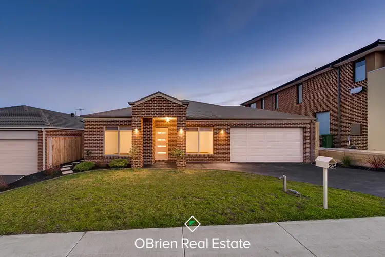 25 Nixon Drive, Berwick VIC 3806