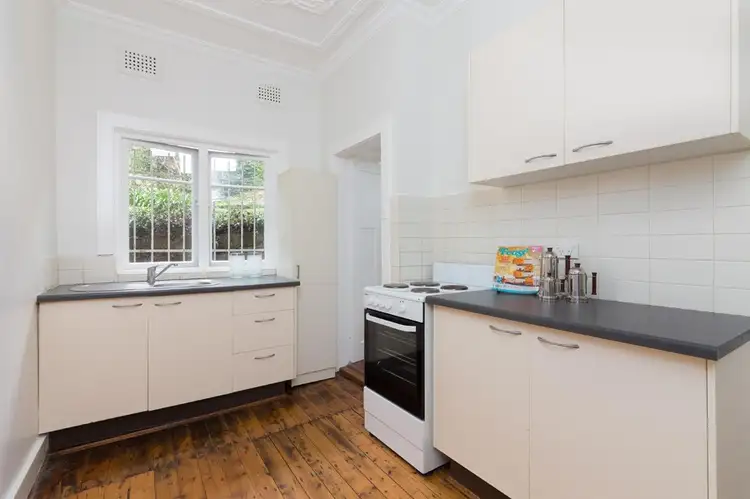 Fourth view of Homely apartment listing, 2/8 Bates Avenue, Paddington NSW 2021