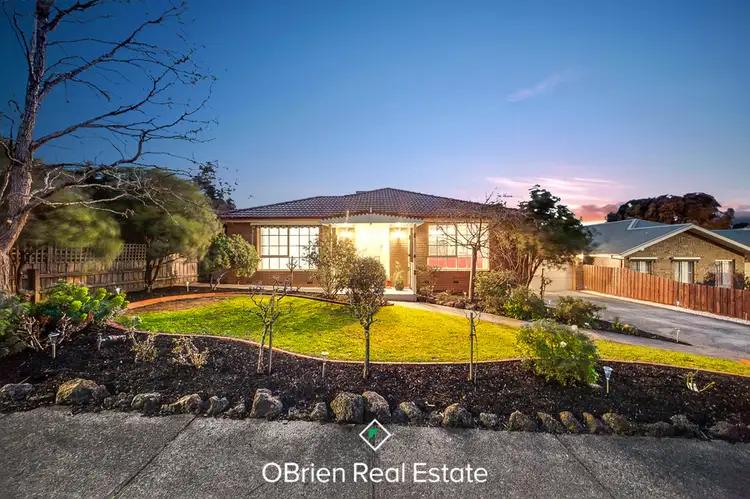 3 Ellaswood Close, Berwick VIC 3806