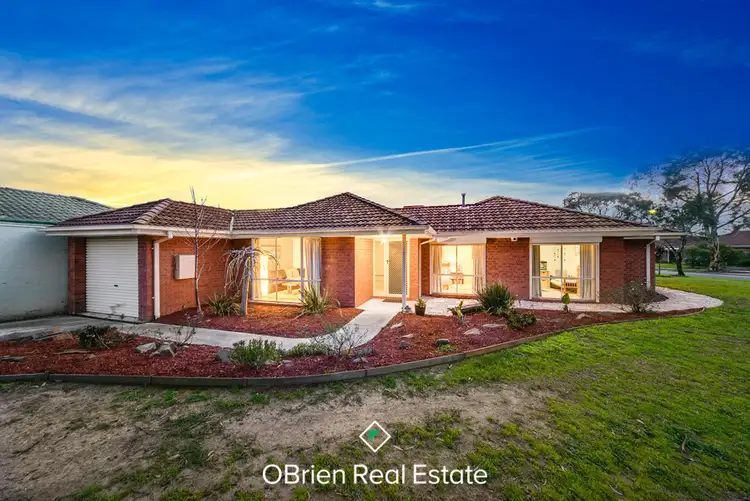 27 Gilmore Crescent, Lynbrook VIC 3975