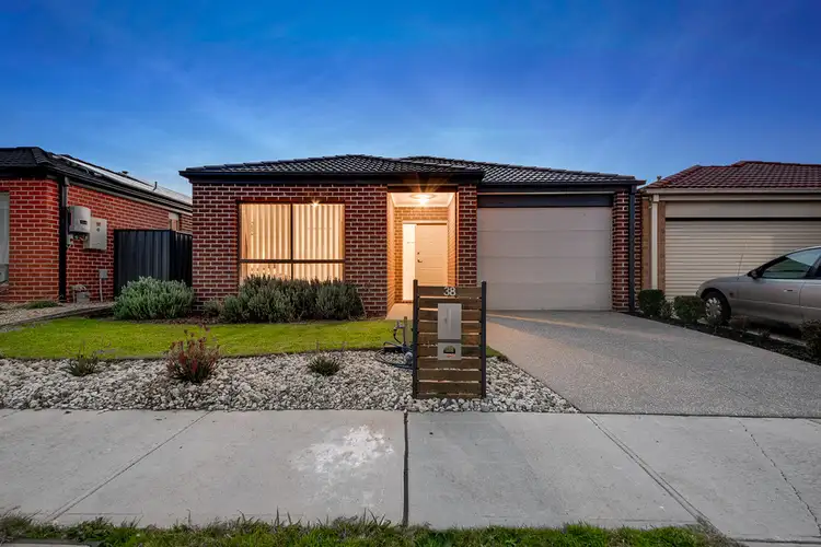 38 Falabela Road, Clyde North VIC 3978