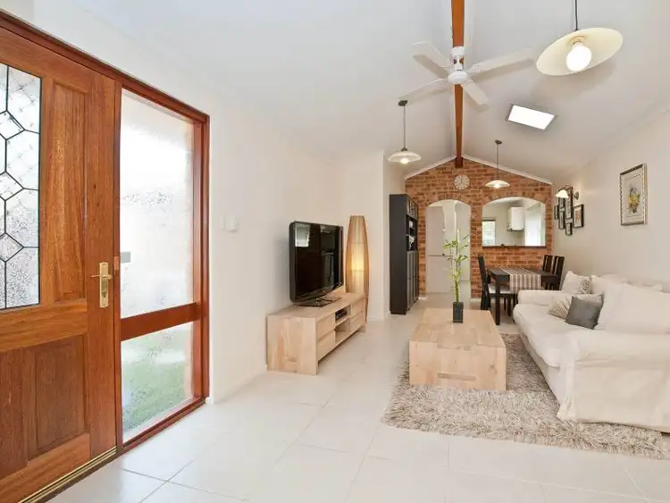 Fifth view of Homely villa listing, 4/11 Gerald Street, Como WA 6152