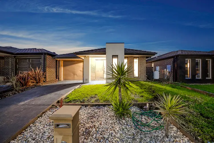 21 Harvard Street, Cranbourne West VIC 3977