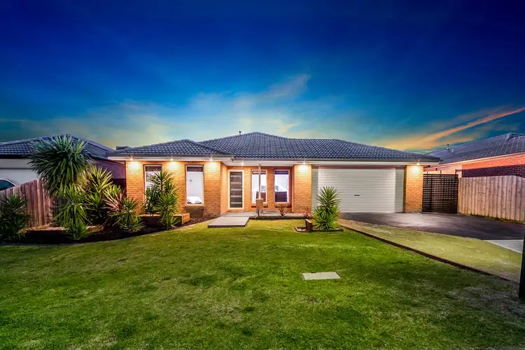 63 Diamond Parade, Skye VIC 3977