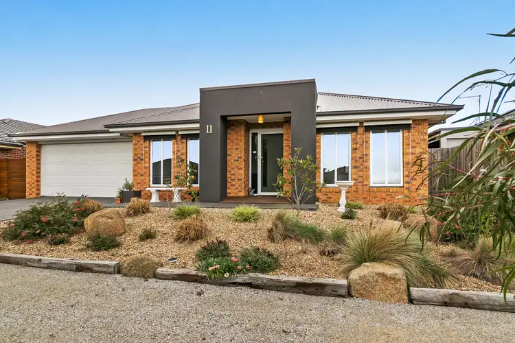 11 Eden Avenue, Skye VIC 3977