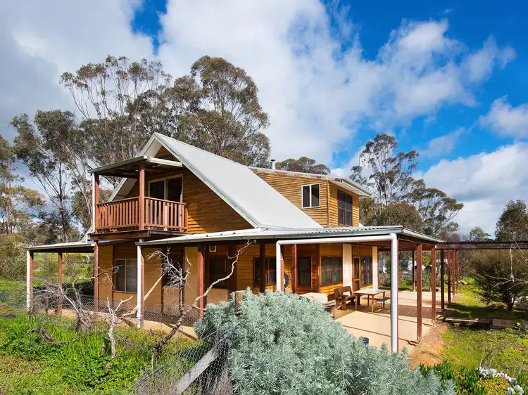 5 Burgess Court, Newstead VIC 3462