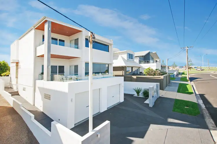 10 Bar Beach Avenue, Bar Beach NSW 2300