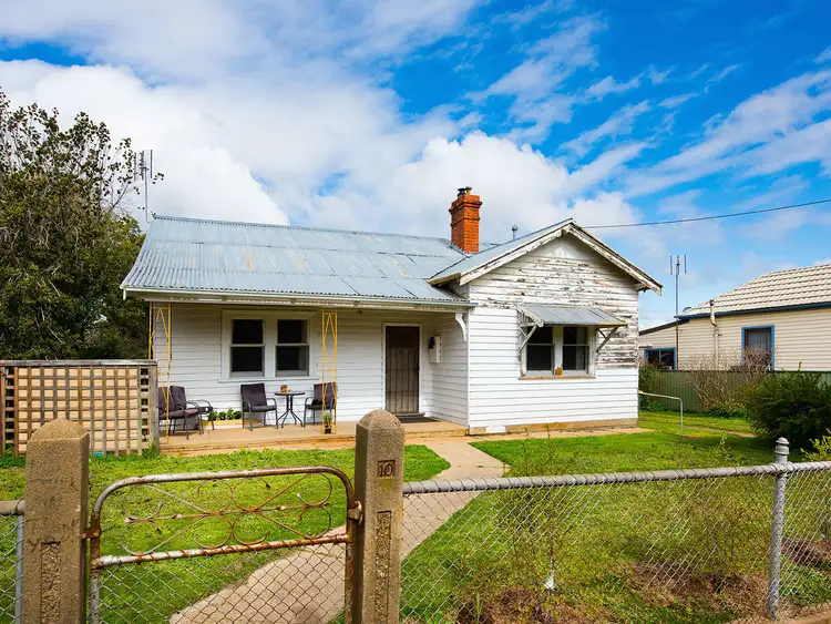 Main view of Homely house listing, 10 Hunter Street, Castlemaine VIC 3450