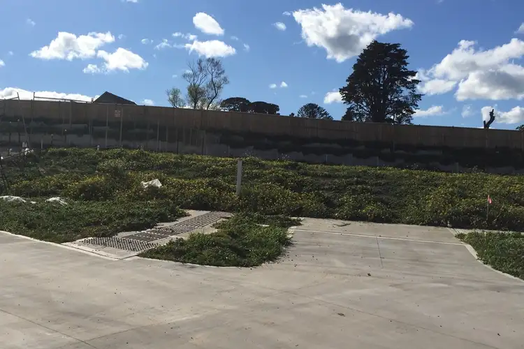 2 Duntroon Court, Clyde North VIC 3978