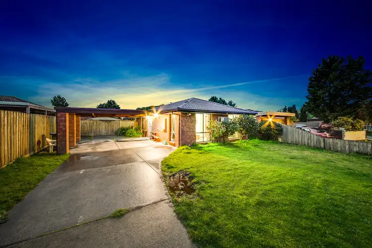 33 Adam Avenue, Hallam VIC 3803