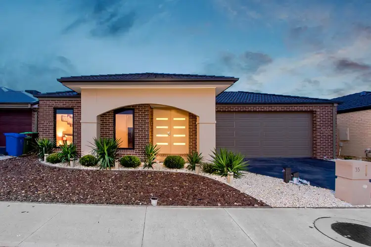 35 Mickleham Drive, Cranbourne North VIC 3977
