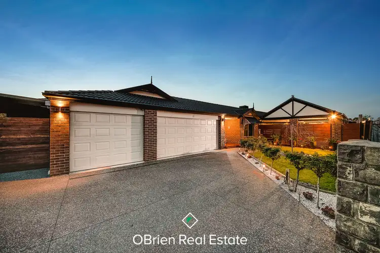16 Forest Oak Court, Cranbourne VIC 3977