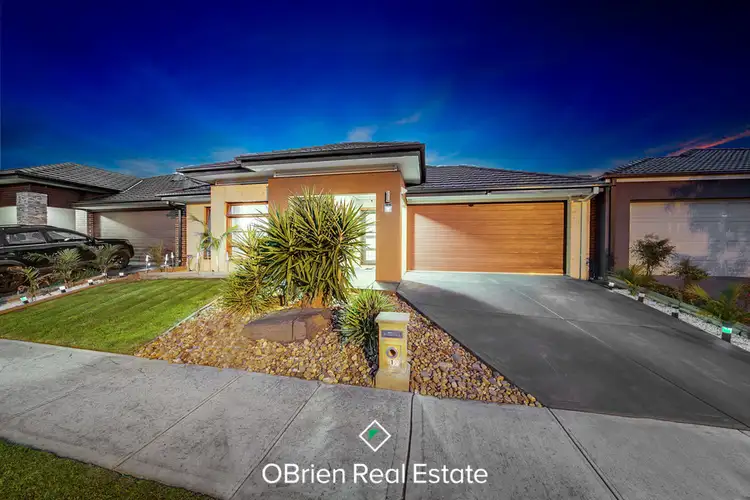 112 Selandra Boulevard, Clyde North VIC 3978