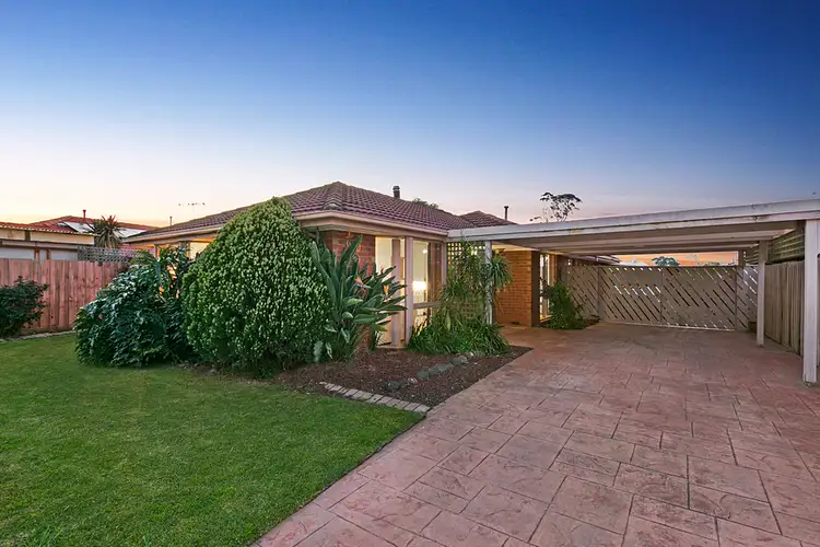 3 Flax Court, Cranbourne North VIC 3977