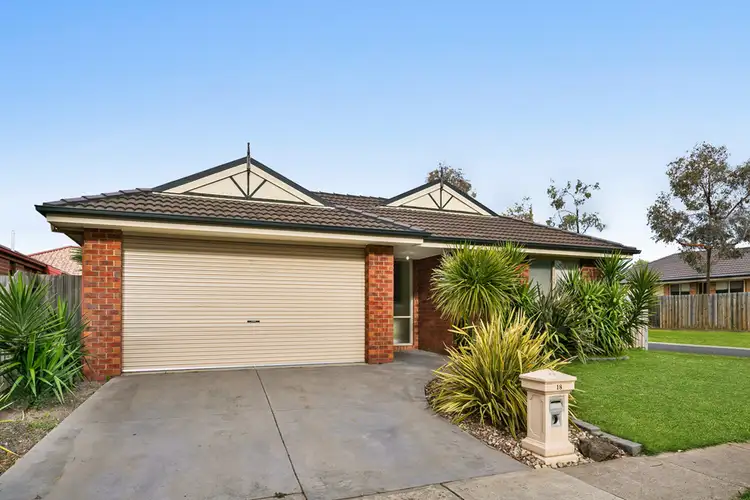 18 Chardonnay Drive, Skye VIC 3977