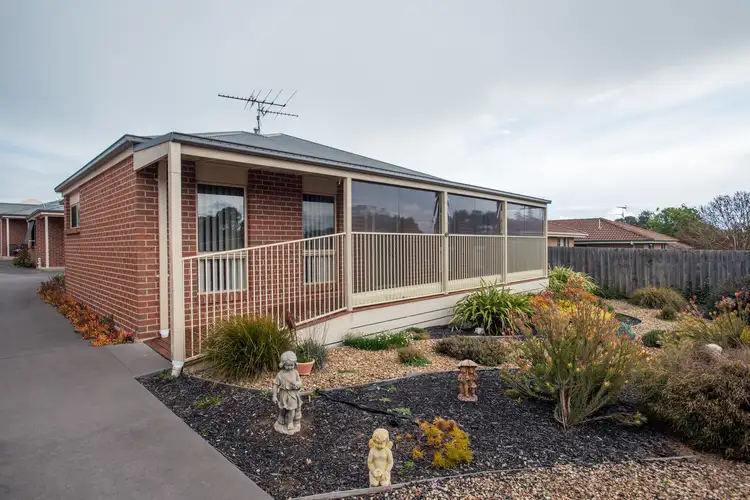 1/27 Roch Court, Ballan VIC 3342