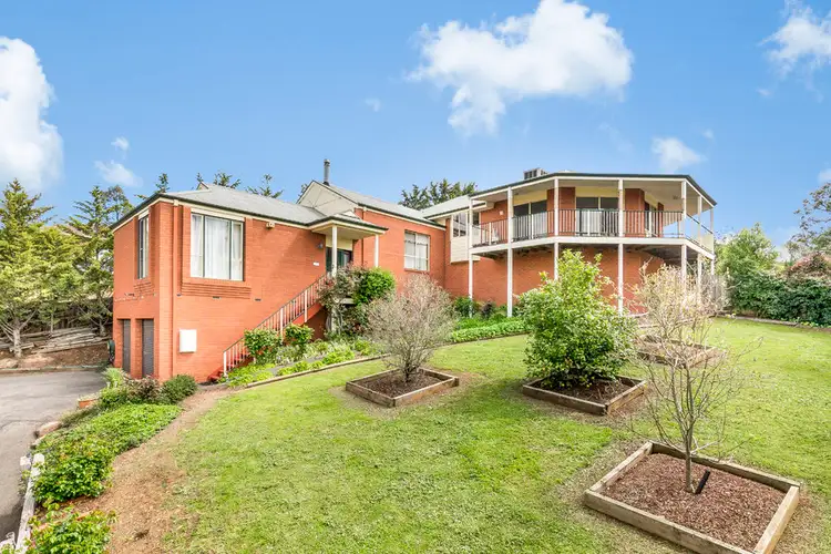 2 Riversdale Crescent, Bacchus Marsh VIC 3340