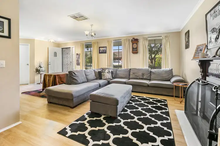 2 Village Close, Carrum Downs VIC 3201