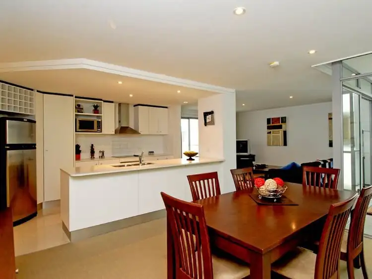 21/138 Mounts Bay Road, Perth WA 6000