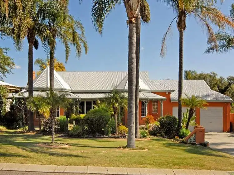 302 Summerlakes Parade, Ballajura WA 6066