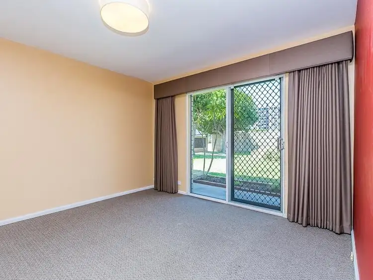 Fifth view of Homely unit listing, 3A/305 Harborne Street, Glendalough WA 6016