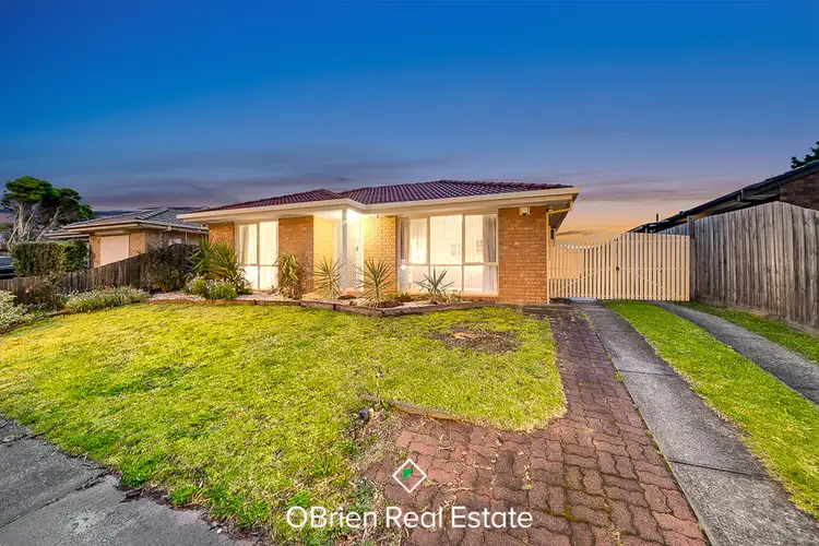 24 Brentwood Drive, Cranbourne North VIC 3977