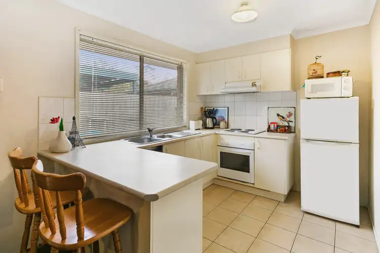 Second view of Homely house listing, 2 Glynelea Crescent, Skye VIC 3977