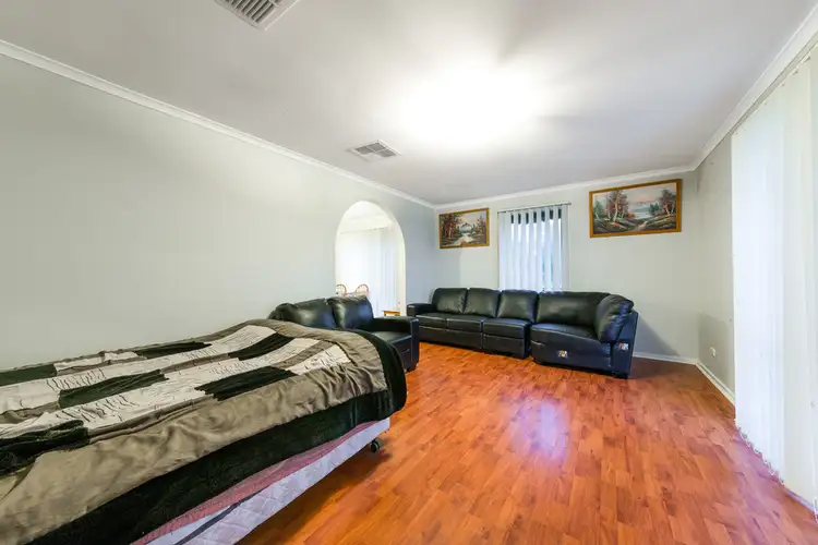Fifth view of Homely house listing, 4 Jamie Close, Cranbourne VIC 3977
