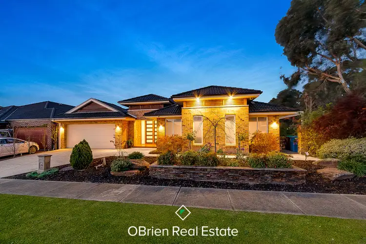 2 Grand Manor, Berwick VIC 3806