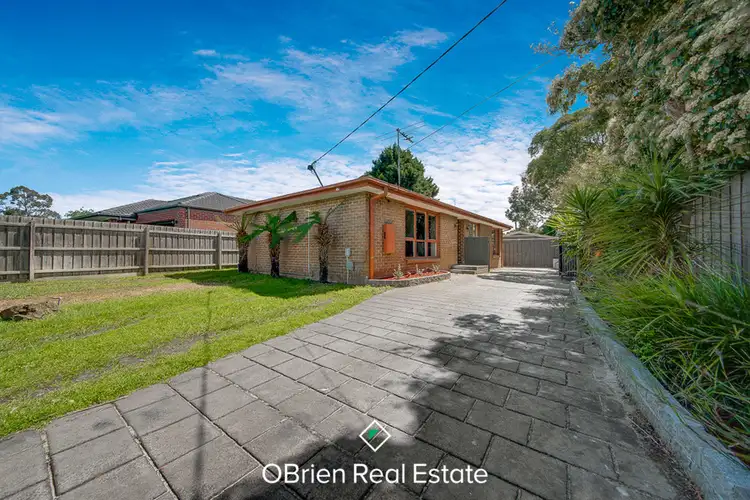 Second view of Homely house listing, 3 Glenwood Court, Cranbourne VIC 3977
