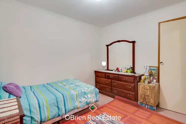 Fifth view of Homely house listing, 5 Thurso Court, Endeavour Hills VIC 3802