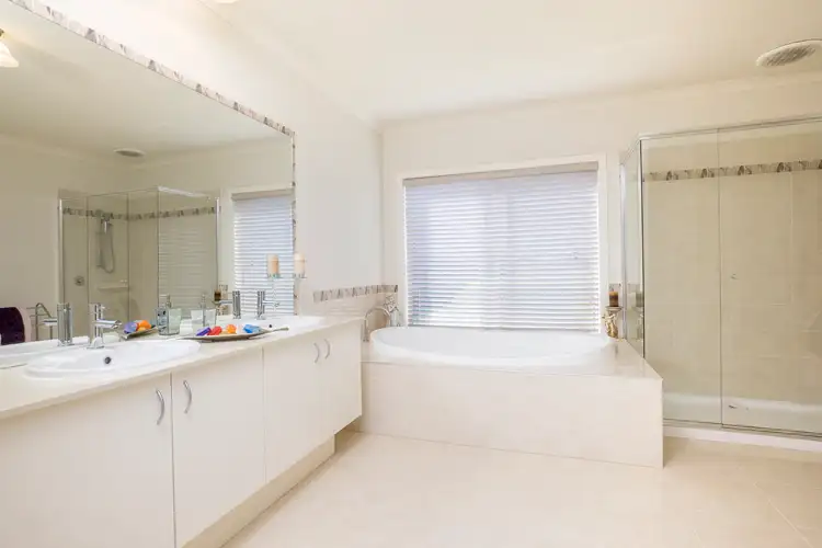 Fifth view of Homely house listing, 5 Mia Bella Drive, Hopetoun Park VIC 3340