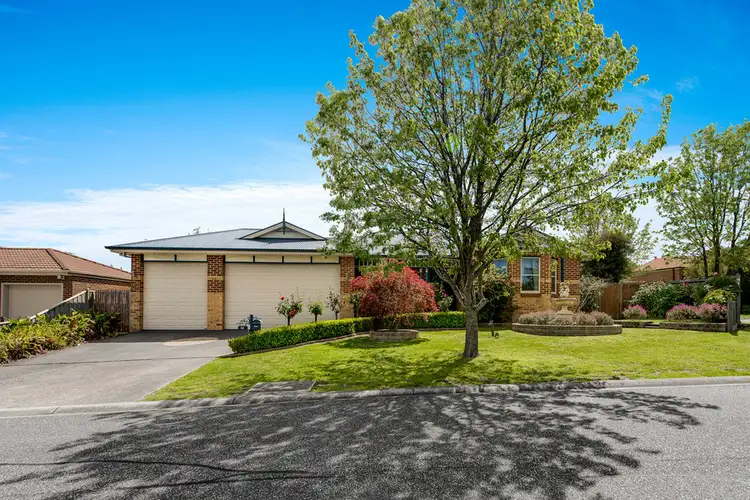 10 Whisken Way, Berwick VIC 3806